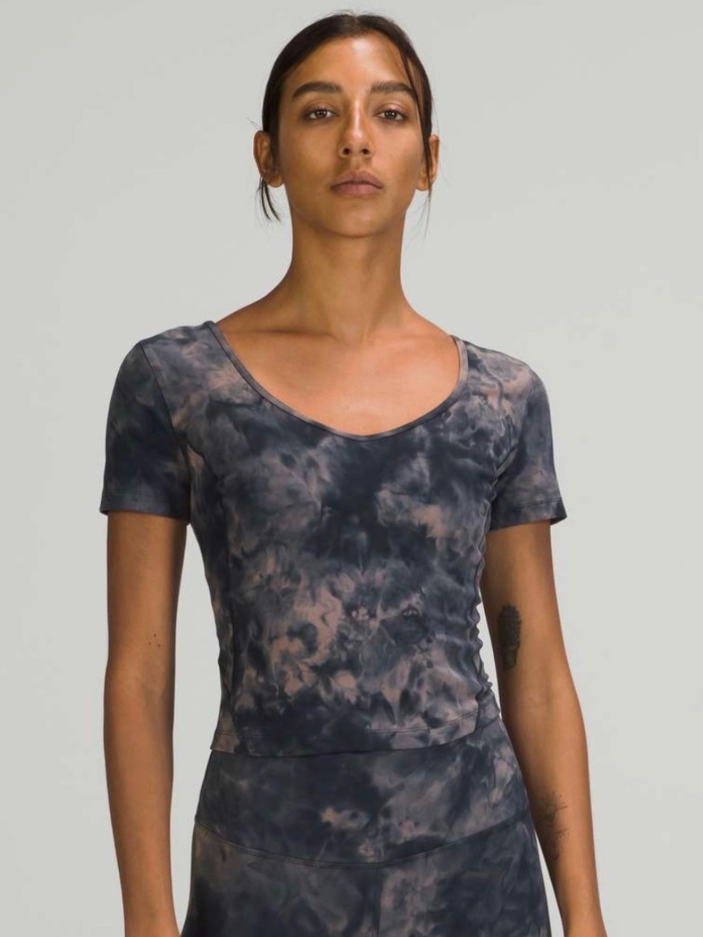 Lululemon Align T-shirt with Nulu fabric
Diamond Dye Lunar Rock True Navy size 8